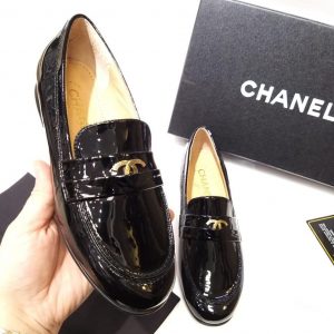 Лоферы женские Chanel Black Patent Leather